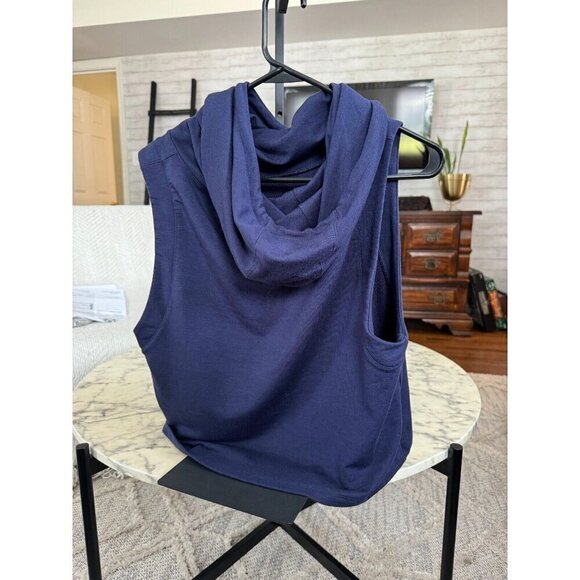 Under Armour Womens Cropped Sleeveless Sweatshirt with Hoodies Blue Size M - Picture 2 of 5